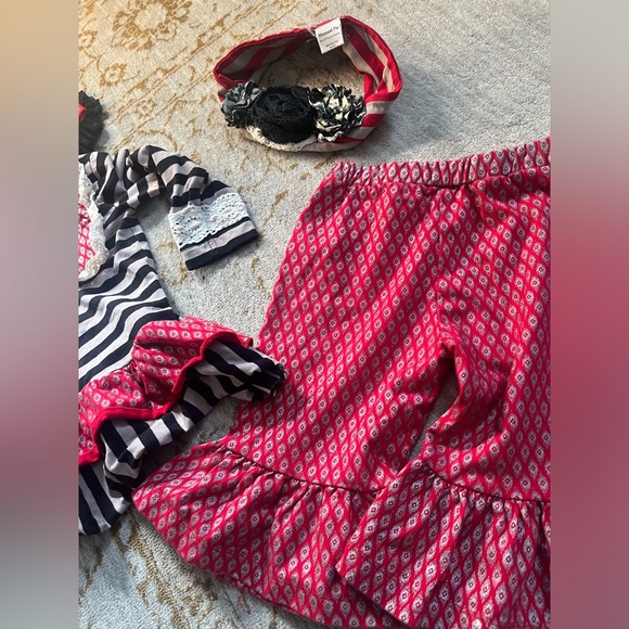 Mustard Pie 18month Set with two hair accessories - Picture 2 of 3